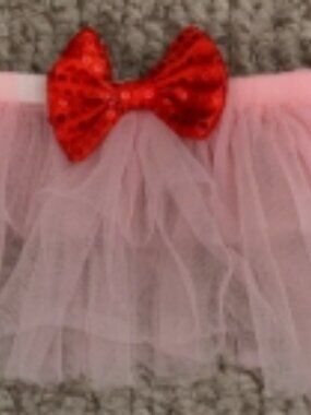 Dogs Pink Tulle Tutu Skirt with Red Sequin Bow (NWOT)